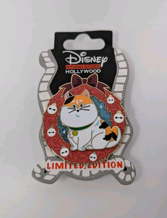 Mochi Big Hero 6 Cats Holiday Wreath Candy Cane Disney DSSH LE Pin Six